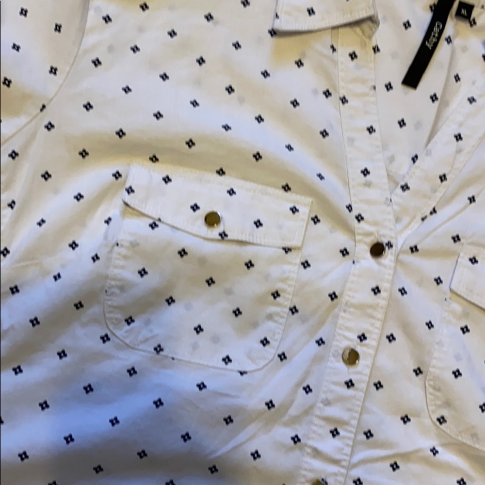 Button down blouse - Picture 2 of 5